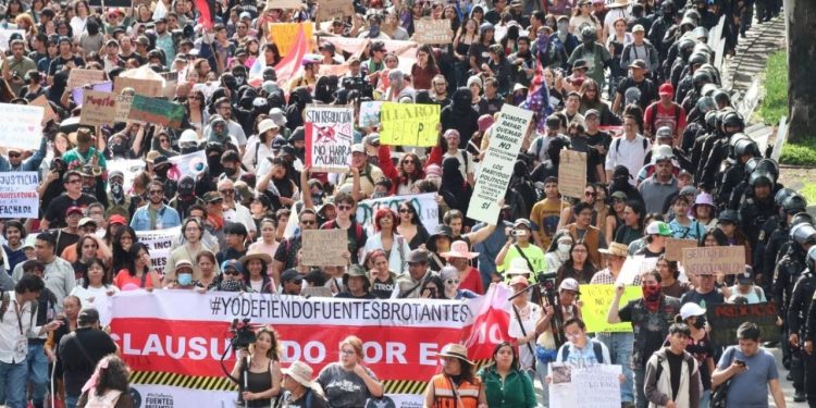 “Vivienda para vivir, no para invertir”: marchan contra la gentrificación en Tlalpan