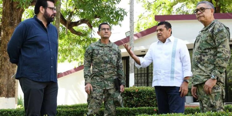 Se reúne Javier May con el secretario de Marina para dar seguimiento a obras clave en Tabasco
