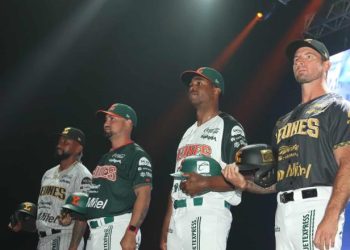 Leones de Yucatán se despiden de Oswaldo Morejón como mánager