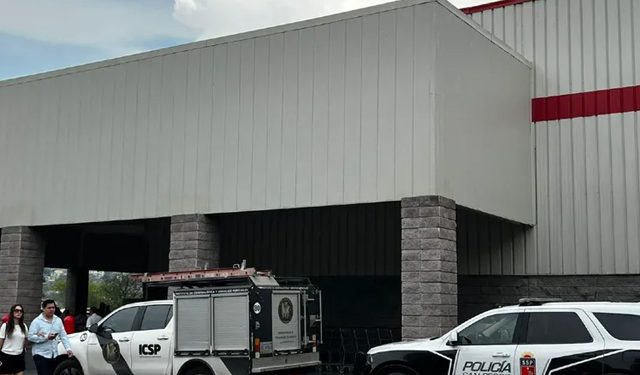 Mujer de 78 años muere asfixiada tras comer salchicha en tienda de Nuevo León
