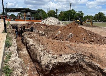 Inicia reconstrucción de cancha techada en Nohakal