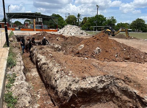 Inicia reconstrucción de cancha techada en Nohakal