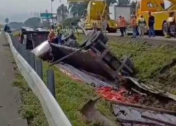 Trailero provoca múltiples accidentes en la autopista Córdoba-Orizaba y deja un fallecido