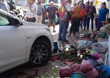 Mujer en silla de ruedas es atropellada en el centro de Comalcalco