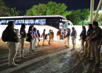Recibe Tabasco a los primeros 124 repatriados de EE. UU. en el Centro de Atención a Connacionales