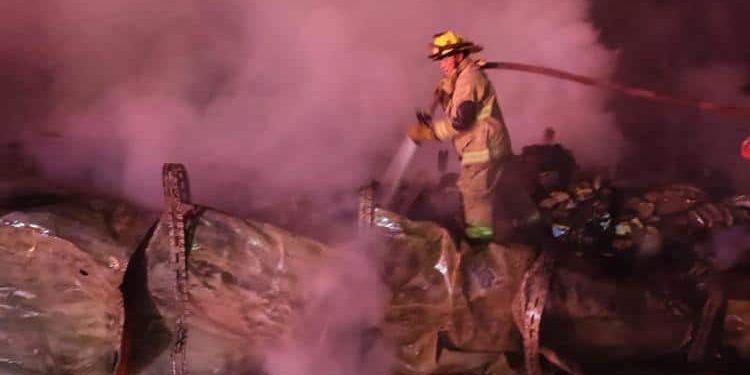 Explosión de pipas paraliza la carretera Villahermosa–Cárdenas durante más de 9 horas