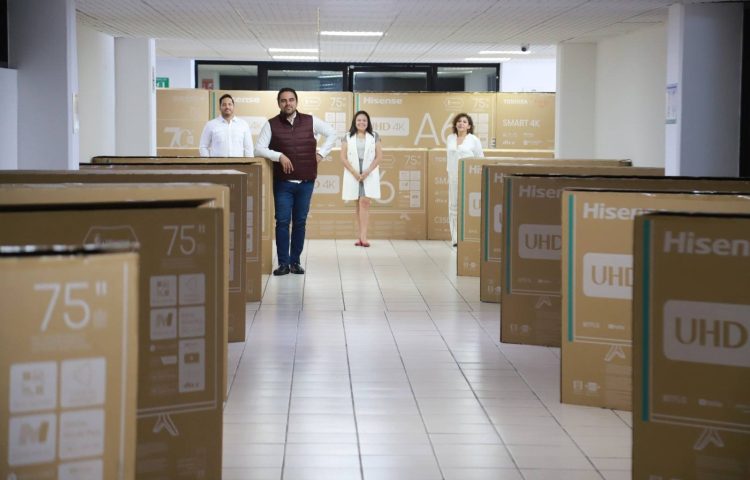 La desesperación de Enrique Baños por ser candidato en Isla Mujeres le cuesta a la UT Cancún