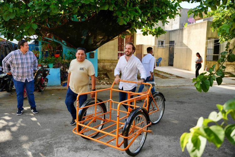 La austeridad no aplica para el PVEM en Playa del Carmen, Fernando Muñoz encabeza campaña con recurso de la secretaría de bienestar, presume relojes y artículos de alta gama