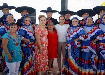 Agradece Ana Paty Peralta la labor de pensionados y jubilados del sindicato del ayuntamiento de BJ