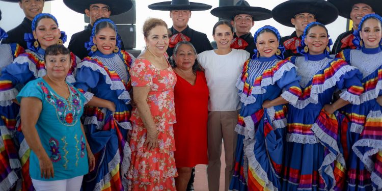 Agradece Ana Paty Peralta la labor de pensionados y jubilados del sindicato del ayuntamiento de BJ