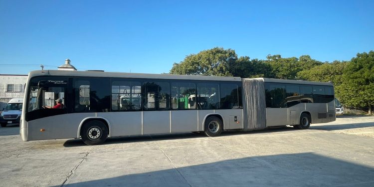 Apoya Ana Paty el nuevo modelo de transporte al iniciar pruebas piloto de autobuses en Cancún