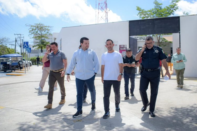 Secretario del Ayuntamiento Pablo Gutiérrez es el responsable directo del caos de violencia, extorsiones y abusos de las autoridades en #cancun, ambición que no respeta nada, ni a nadie