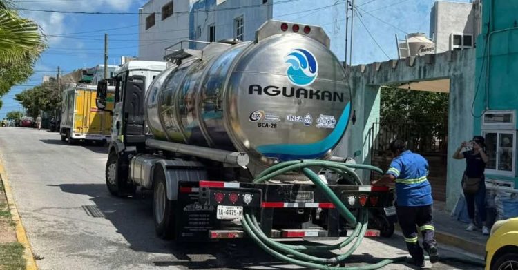 Atenea Gómez apapacha a Aguakan en Isla Mujeres, a pesar de la lucha ciudadana y legal contra la empresa