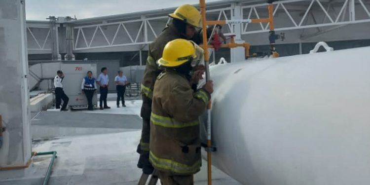 Fuga de gas en Galerías Tabasco 2000 moviliza a bomberos y autoridades