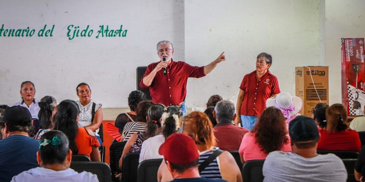 La SDA entrega seguros de vida a productores de Carmen