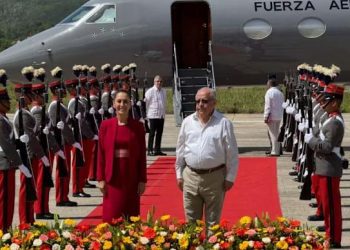 Claudia Sheinbaum llega a Guatemala para encuentro con Bernardo Arévalo