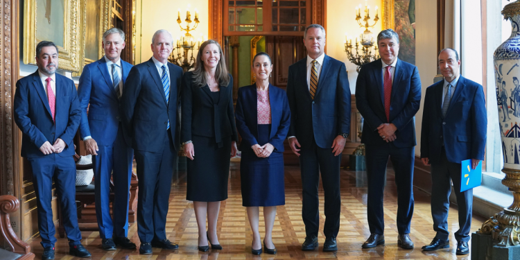Claudia Sheinbaum se reúne con directivos de Walmart; anuncian inversión de 6 mil millones de dólares en México