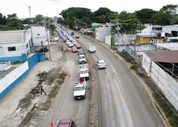 Caos vial en la carretera Villahermosa – La Isla por trabajos hidráulicos