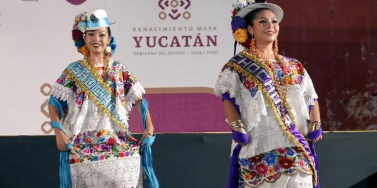 Díaz Mena celebra fortaleza de la identidad maya