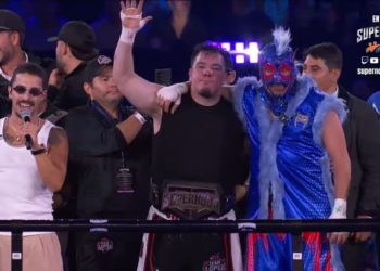 Franco Escamilla vence a El Escorpión Dorado en el “Supernova Orígenes 2025”