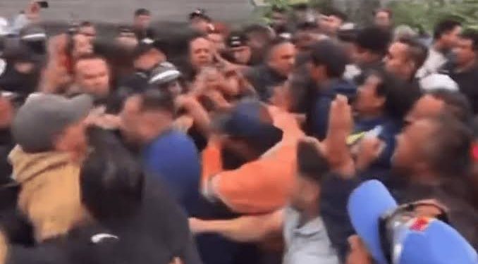 Disputa territorial entre alcaldes de Morena deja policías heridos en el Estado de México