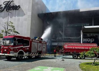 Tabasco: Sucursales en Altabrisa anuncian cierre indefinido tras explosión en zona de restaurantes