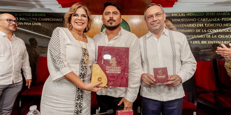 LIZ HERNÁNDEZ, ENTREGÓ AL CONGRESO DEL ESTADO EL DOCUMENTO DEL IV INFORME DE LA GOBERNADORA LAYDA SANSORES SAN ROMÁN