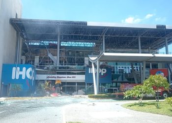 Negocios en Plaza Altabrisa suspenden operaciones por seguridad