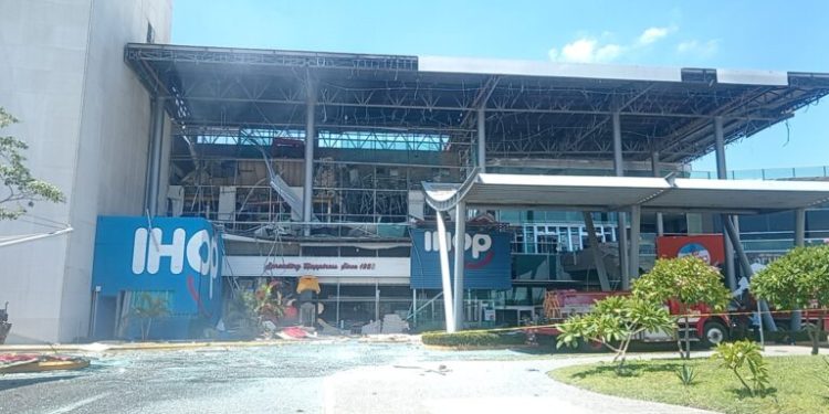 Negocios en Plaza Altabrisa suspenden operaciones por seguridad