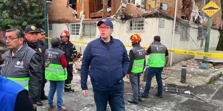 Explosión por gas en Benito Juárez deja seis heridos y daños en edificio