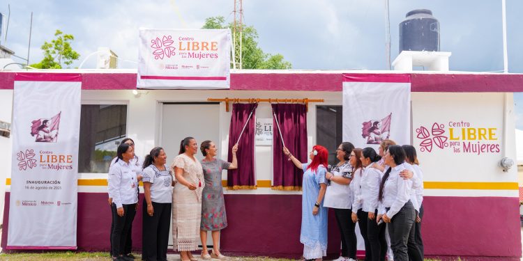 CLAUDIA SHEINBAUM, LAYDA SANSORES INAUGURA EL CENTRO LIBRE PARA LAS MUJERES EN XPUJIL