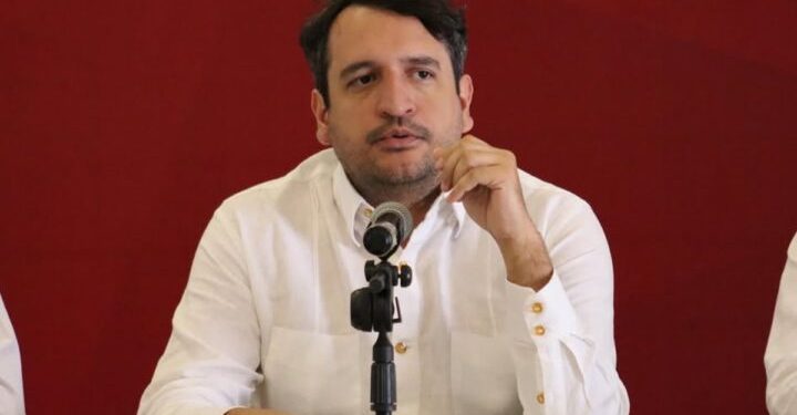 Andy López Beltrán se defiende tras polémica por viaje a Japón