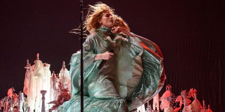 Florence + The Machine anuncia nuevo álbum para Halloween
