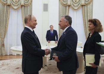 El Kremlin confirma preparativos para reunión entre Putin y Trump