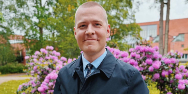 Fallece diputado finlandés Eemeli Peltonen en el Parlamento de Helsinki