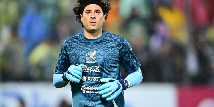 Guillermo Ochoa suena para reforzar a Mazatlán rumbo al Mundial 2026