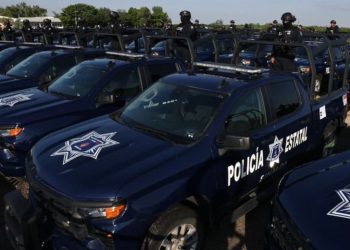 Refuerzan seguridad en Sinaloa con entrega de patrullas y nuevo reclutamiento policial