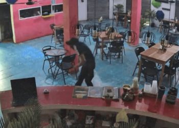 Detienen en Balancán a hombre por robo; familia devuelve lo sustraído