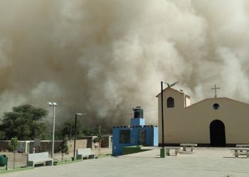 Impactante tormenta de arena azota a Perú