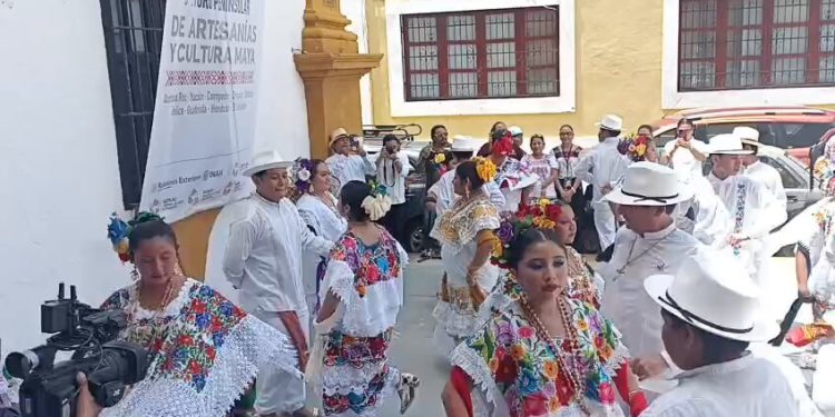 Éxito total en el Tercer Foro Artesanal y de Cultura Maya