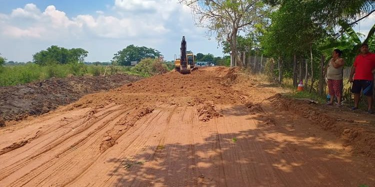 Conagua inicia construcción de bordo de protección en Villa Tepetitán