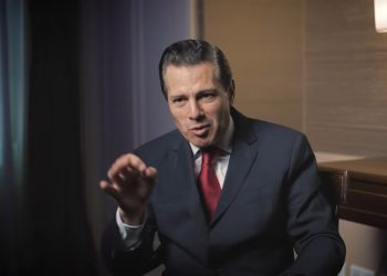 Peña Nieto reaparece en documental y respalda versión oficial sobre Ayotzinapa