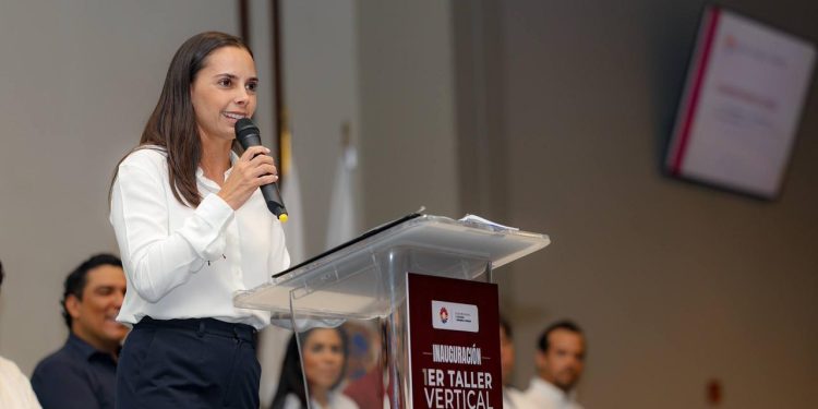 Impulsa Ana Paty Peralta capacitación profesional para un desarrollo urbano ordenado y sustentable