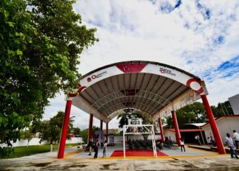Entrega Mara Lezama nuevo domo en primaria “Guadalupe Victoria”, de la colonia Lagunitas en Chetumal
