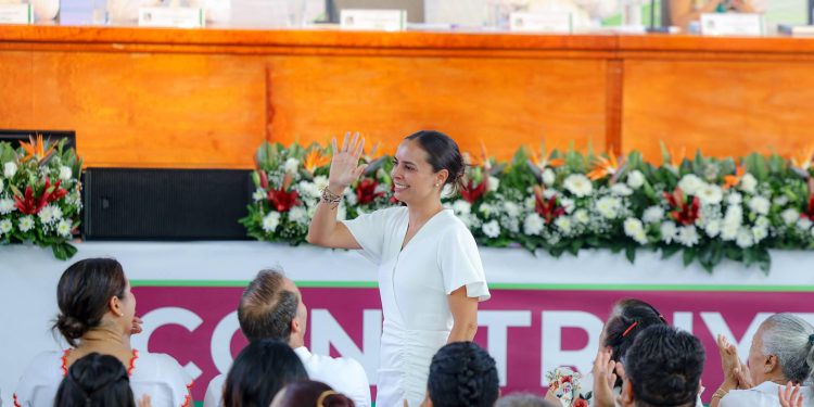 Ana Paty Peralta celebra el trabajo transformador de sus homólogas