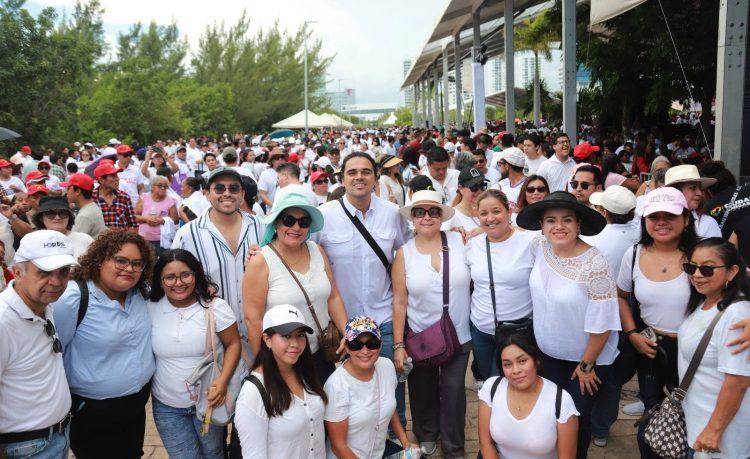 Enrique Baños intenta vender respaldo ciudadano en redes a costa de presupuesto de la UT Cancún, acarreo masivo pagado con recursos públicos