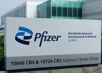 Pfizer acuerda con Trump reducir precios de medicamentos para Medicaid