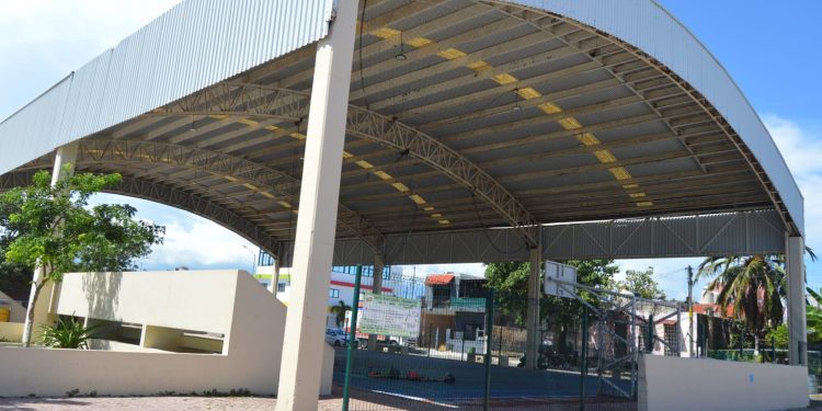 Gobierno de Estefanía Mercado avanza en la recuperación de parques y domos en Playa del Carmen