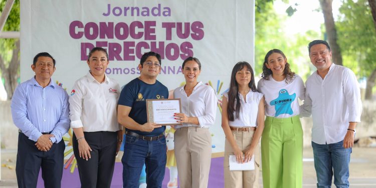 Enseña Ana Paty peralta a niñas y niños a cuidar sus derechos