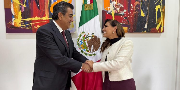 Mara Lezama y Sergio Salomón Céspedes fortalecen servicios migratorios para proteger el turismo en Quintana Roo